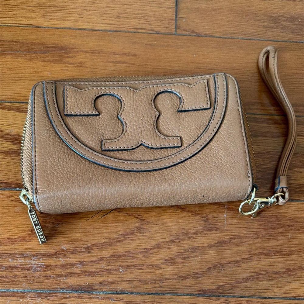 Tory Burch All T Tan Pebbled Leather Zip Wristlet